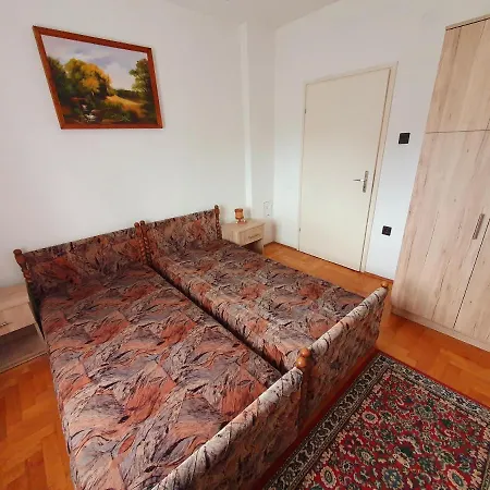Szekreny Apartment